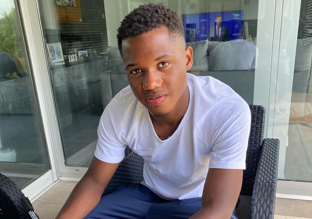 Feel the warm, inviting vibe of modern deep house. Ansu Fati New Hair : Barca Suffers A Heavy Blow Ansu Fati Out For The Majority Of The Season Insidesport