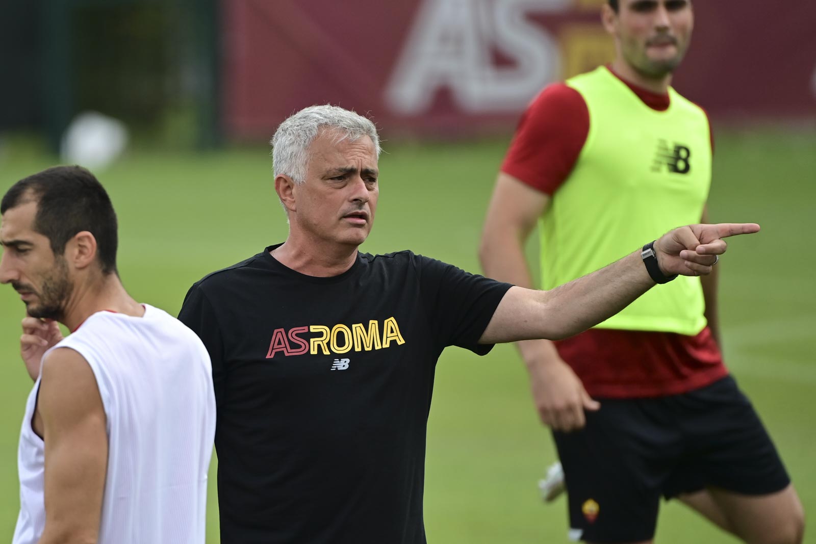 Mourinho has a problem with a video game: Fortnite is a nightmare, players stay up all night playing that s--t