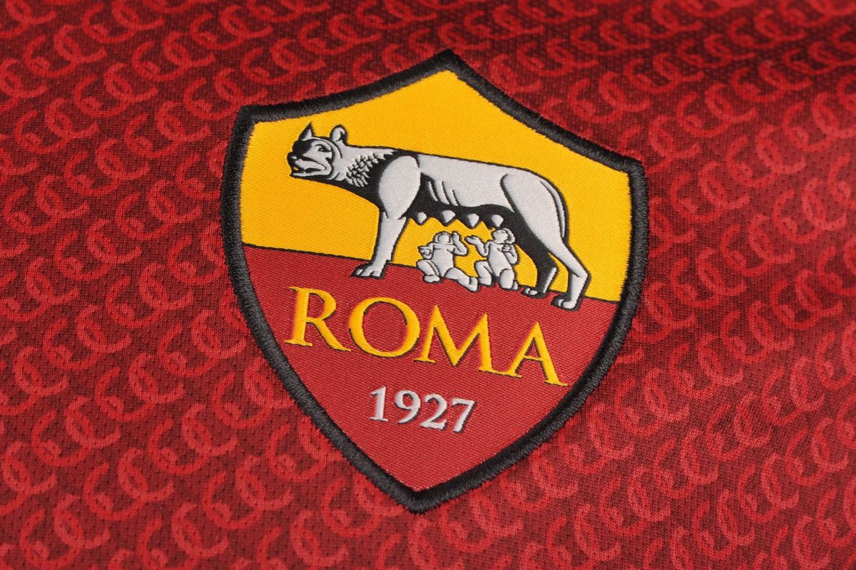 Roma loan an Italian right-back from England