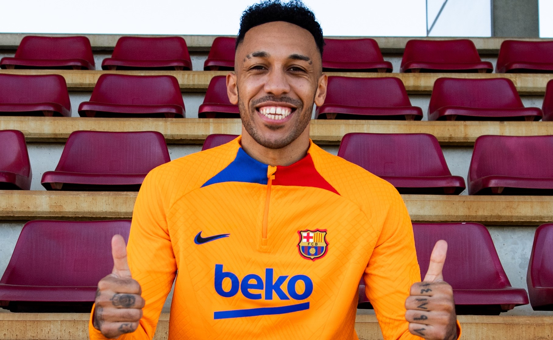 Arsenal had to pay €8,400,000 to get rid off Aubameyang, Barca paid nothing 