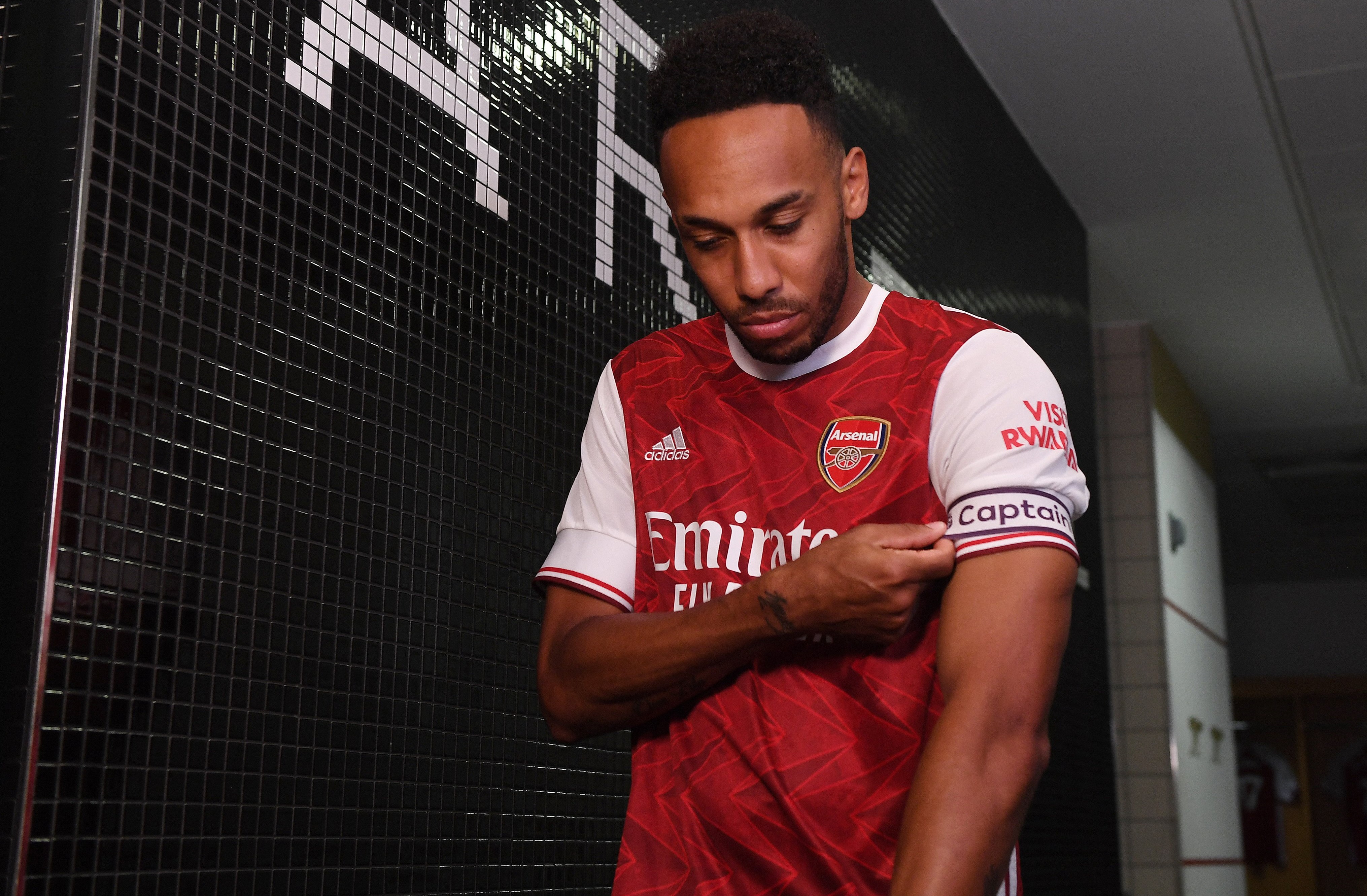 Auba extends! Arsenal finally gets a captain in his prime to stay