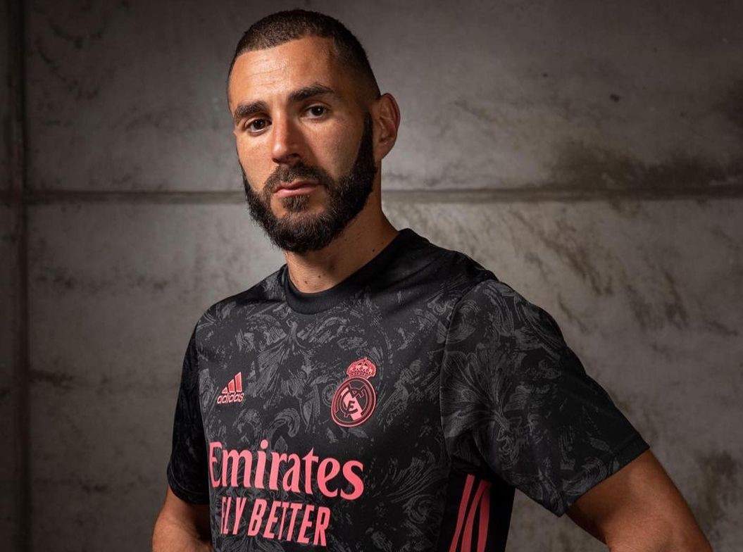 Benzema caught heavily criticizing Vinicius: Don't pass to ...