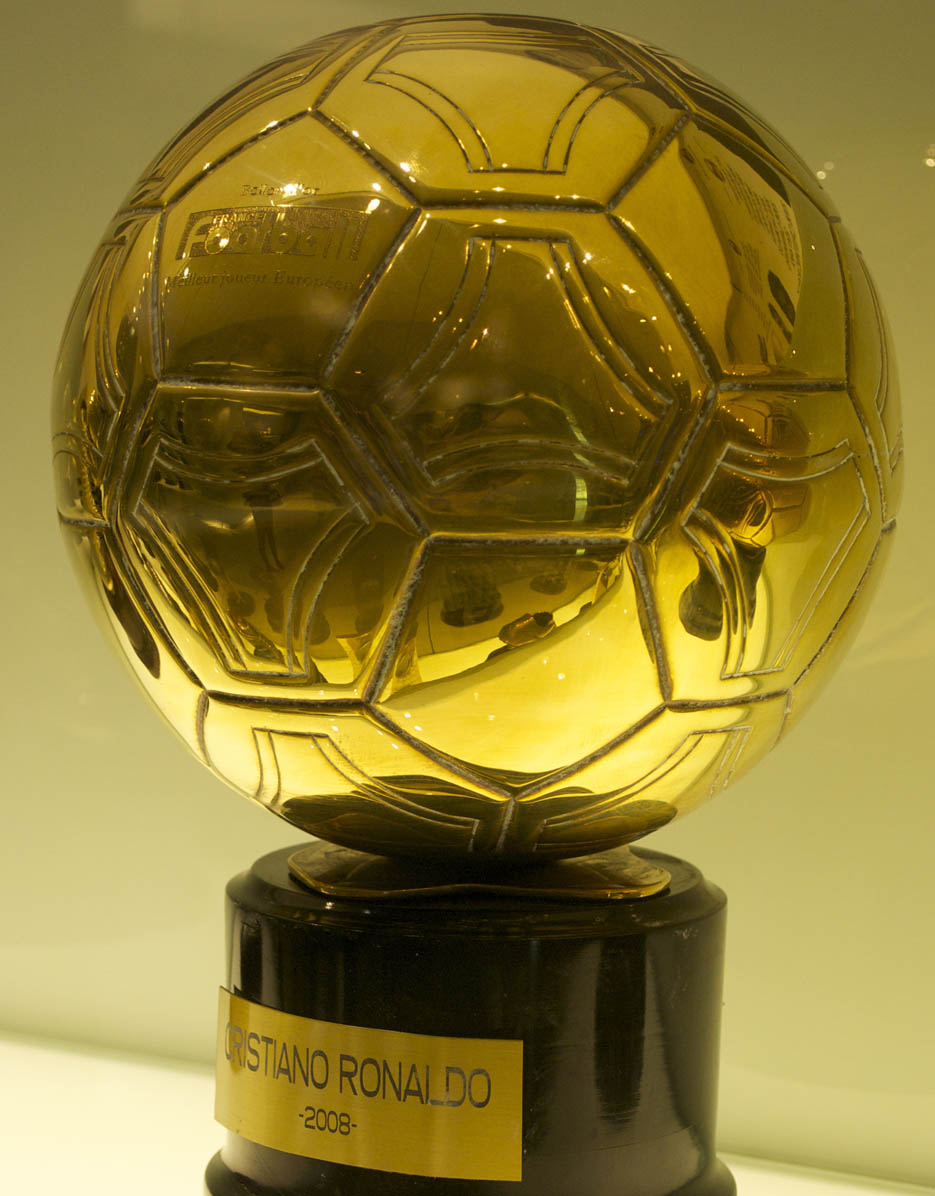 HOT 1:1 Replica Ballon d'or Soccer Trophy Football Fans Resin Ornament  Souvenir