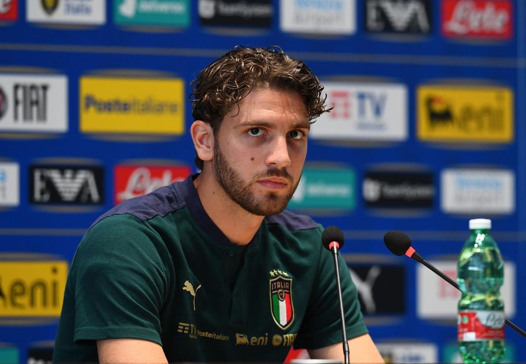 Arsenal made a bid for Locatelli, but the Italian will wait on a Champions League team 