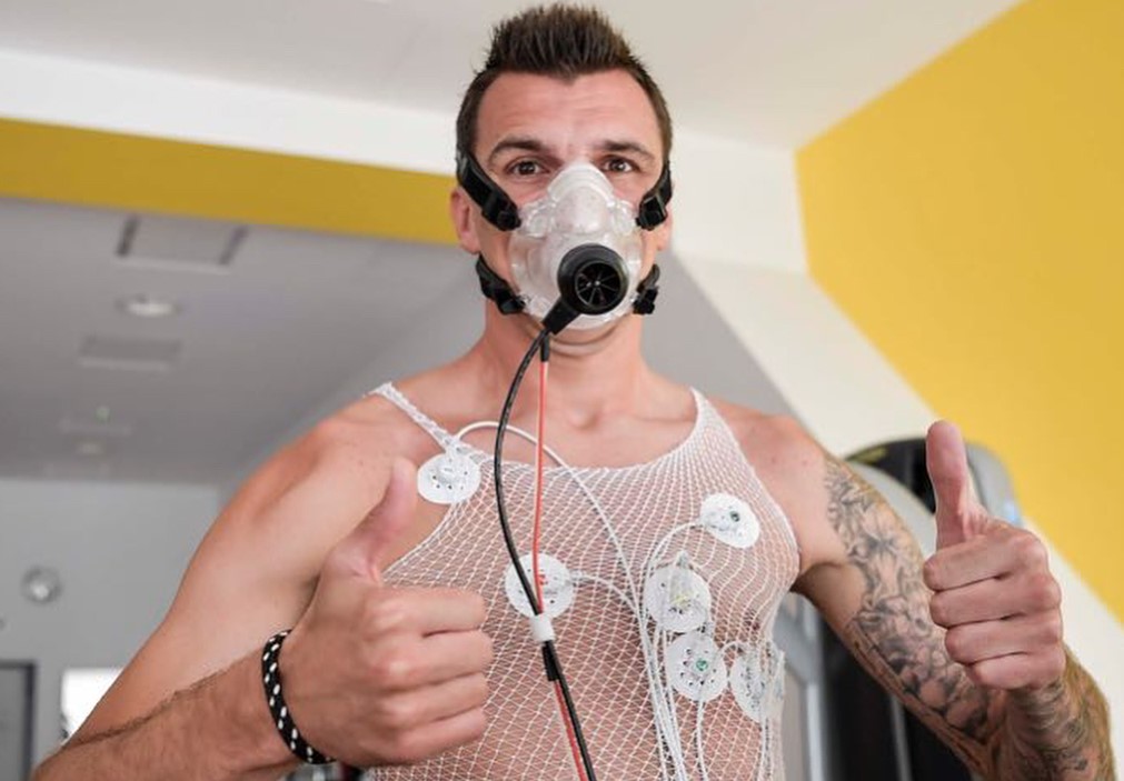 Mario Mandzukic officially moves to Qatar