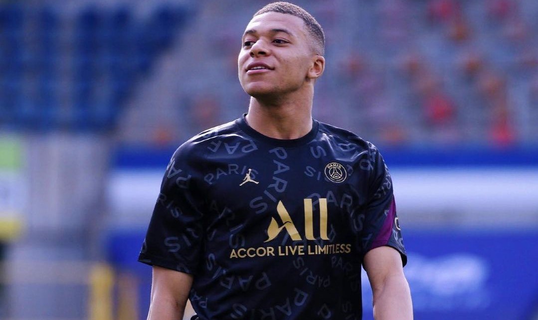Mbappe on what question would he ask the PSG president: Which players will you sign this summer? 