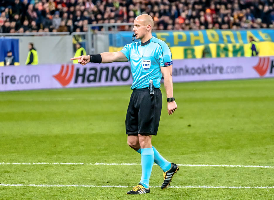 Top 10 Best Referees In Football