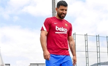 More bad news for Barca: Aguero will stay at the club but won’t play until November due to injury