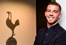 Alderweireld signs a long-term extension with Tottenham