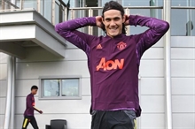 Four goals in and United are preparing an extension for Cavani